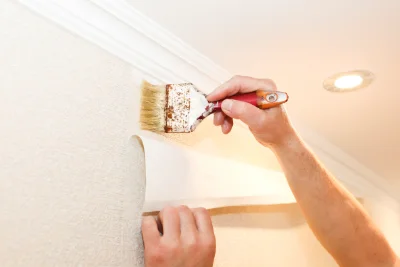 Pose de papier peint à Baud — revêtements muraux et toiles de verre